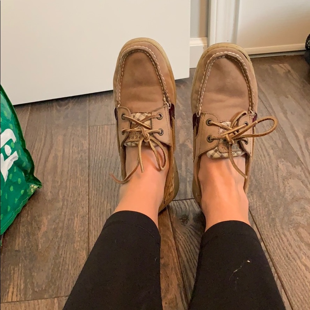 Sperry topsider size 9